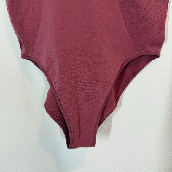 Lululemon Bodysuit Top Pink Running Yoga Dance - Picture 7 of 8